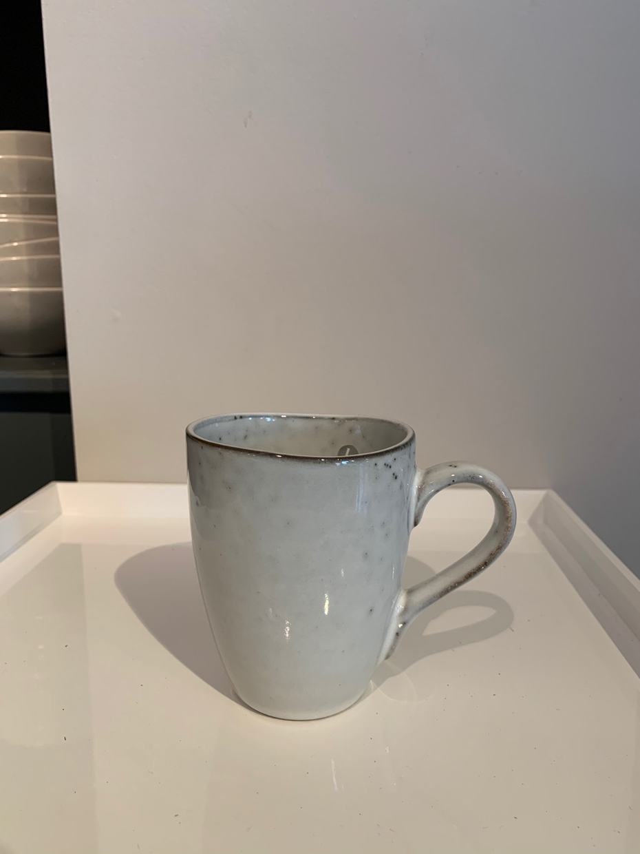 Mug with handle